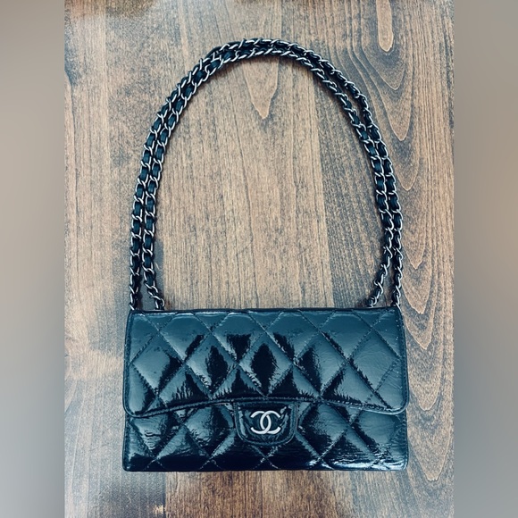 SOLD! Chanel Classic Quilted Patent Leather Wallet on chain, black - Picture 4 of 17